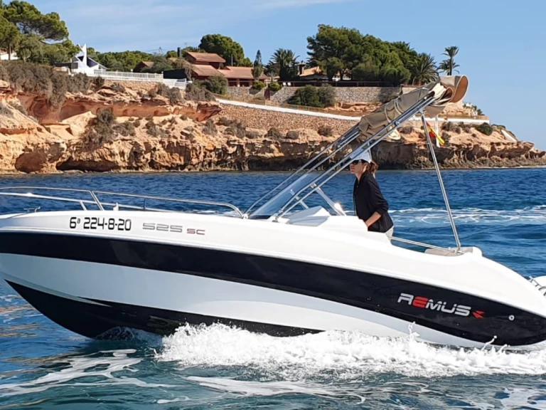Motorboot mit oder ohne Skipper Remus mieten in Torrevieja