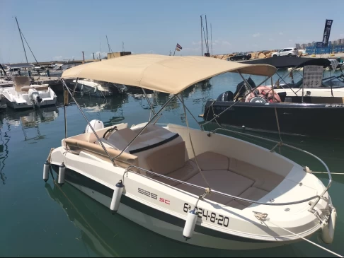 Vermietung Motorboot Remus mit Führerschein