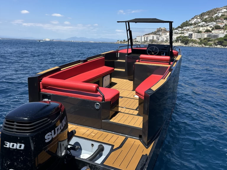 Ein BravaBoats BA 75 mieten in Roses