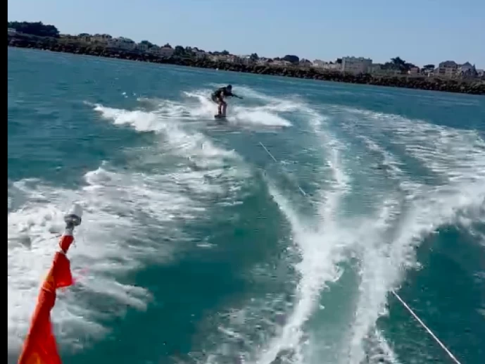 Motorboot mit oder ohne Skipper Jeanneau mieten in Saint-Gilles-Croix-de-Vie