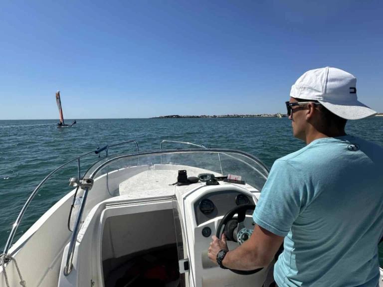 Vermietung Motorboot Jeanneau mit Führerschein