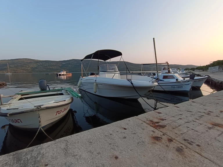 AM Yacht Prince 570 Open mieten Poljica