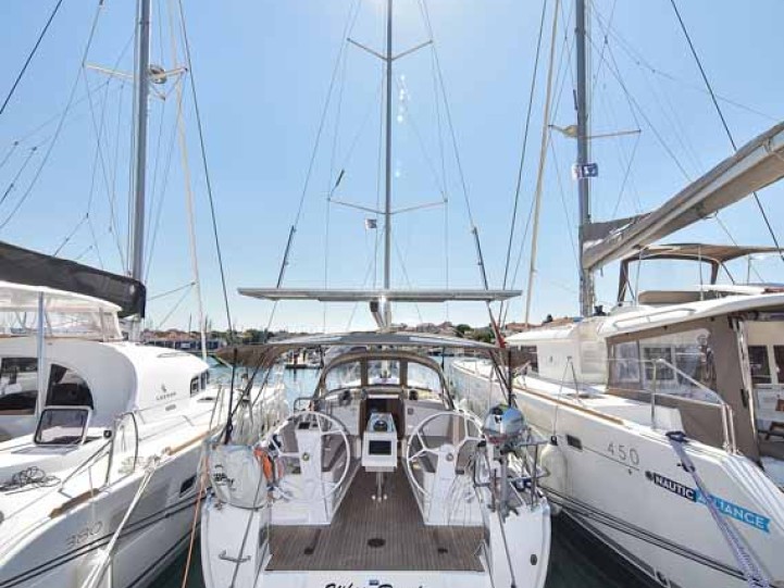 Ein Bavaria Cruiser 37 mieten in Biograd na Moru