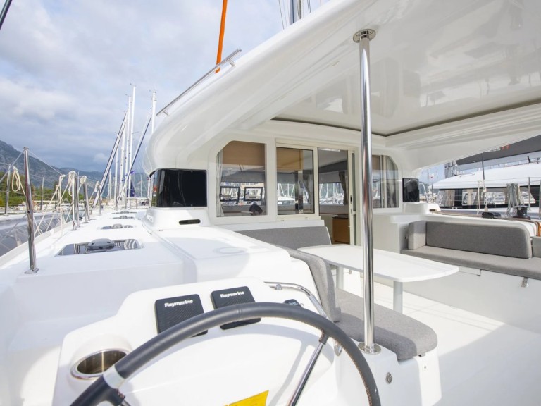 Excess Excess 12 - 4 + 2 cab. mieten Fethiye