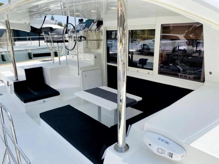 Ein Lagoon Lagoon 400 S2 mieten in Santa Eulària des Riu