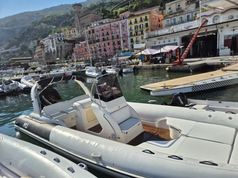 Schlauchboot mieten in Porto Turistico Masuccio Salernitano zum besten Preis