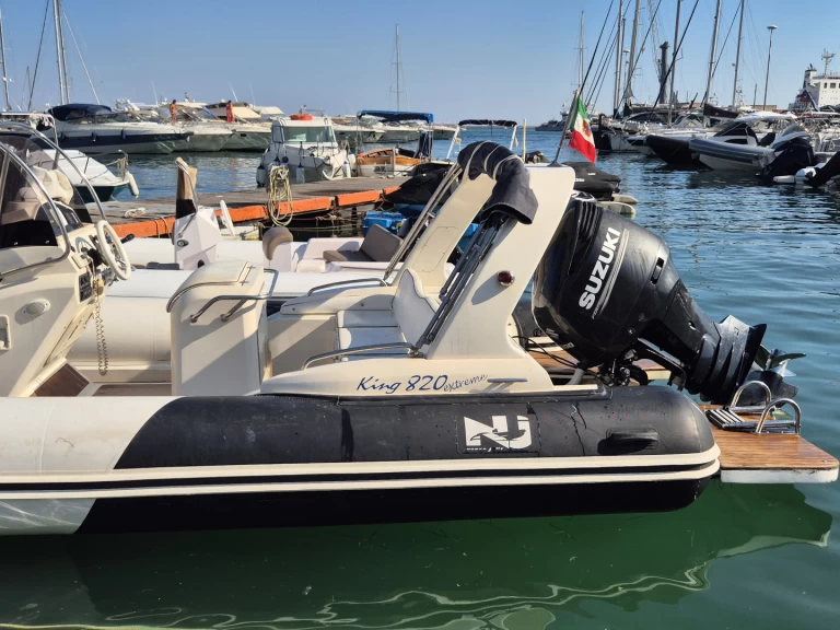 Ein Nuova Jolly King 850 mieten in Porto Turistico Masuccio Salernitano