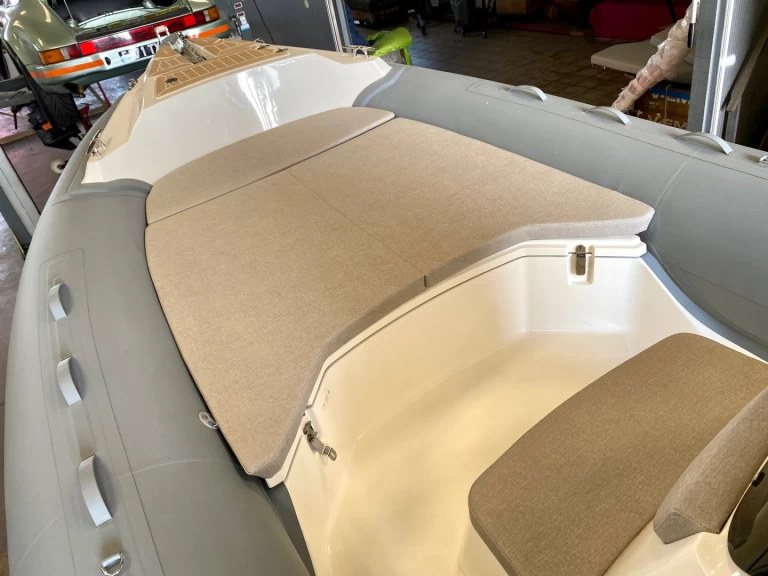 Schlauchboot mieten in Saint-Cyprien zum besten Preis