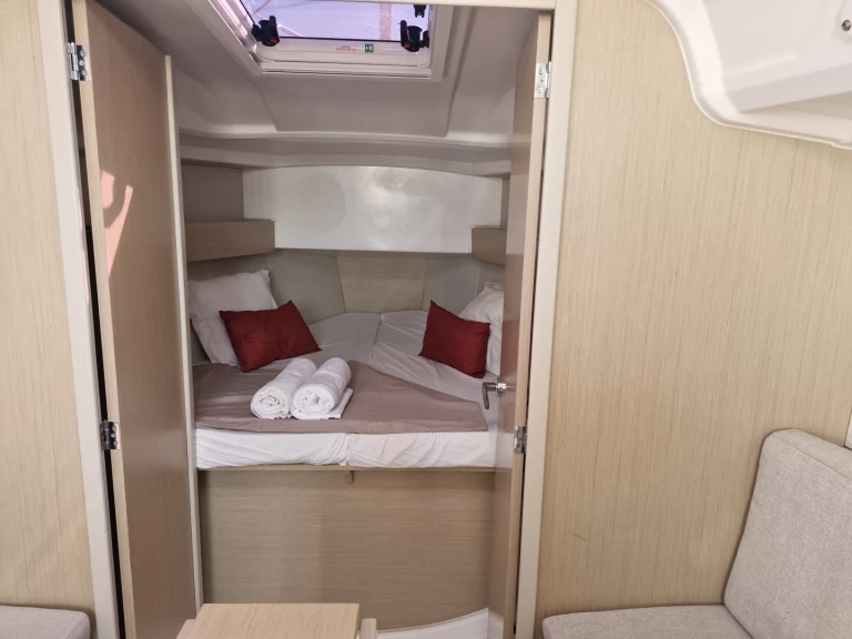 YachtCharter in Barcelona - Bénéteau Oceanis 30.1 auf SamBoat