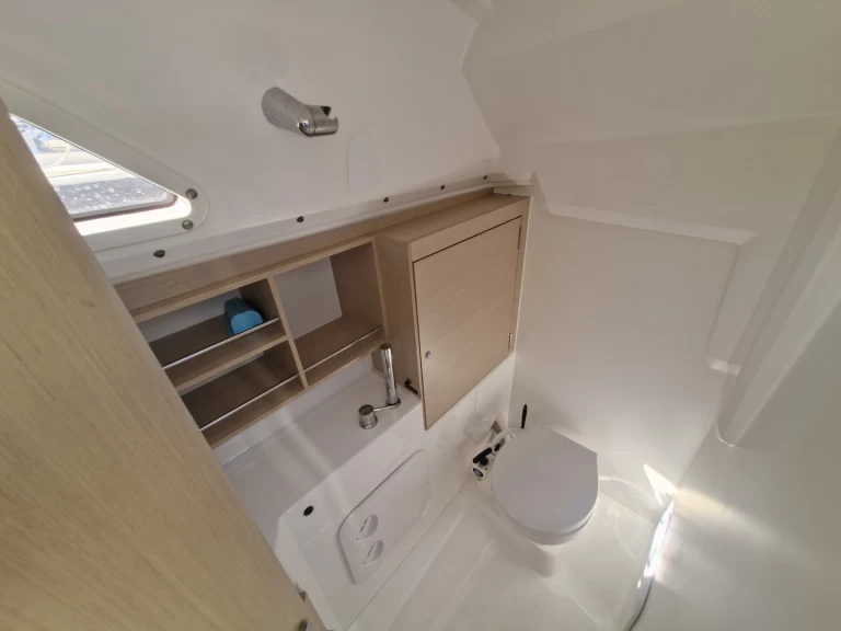 Ein Bénéteau Oceanis 30.1 mieten in Barcelona