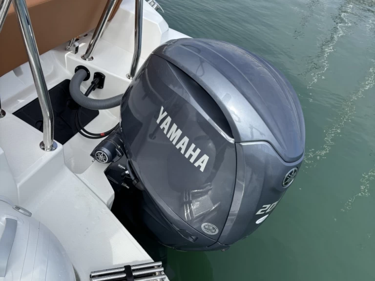 Zodiac Medline 6.8 mieten La Trinité-sur-Mer