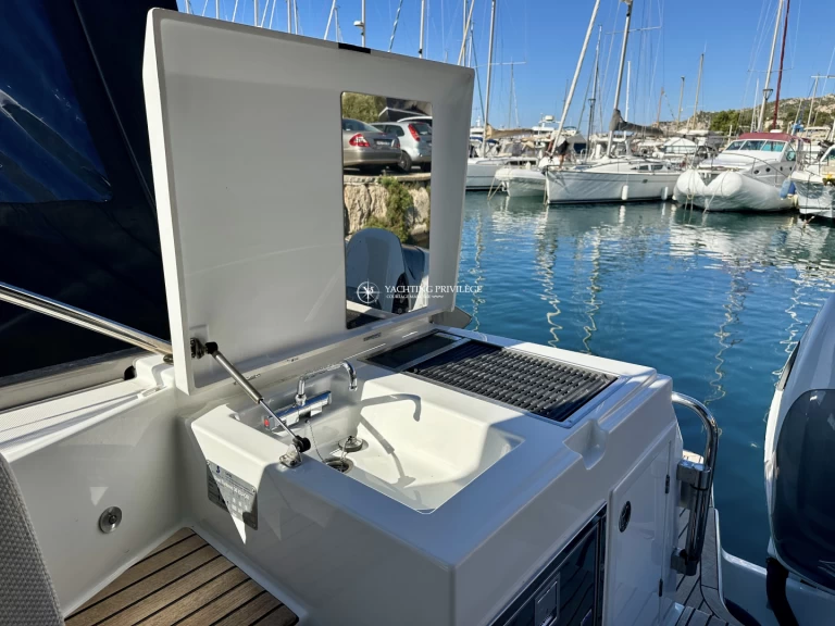 Motorboot mit oder ohne Skipper Bénéteau mieten in Marseille