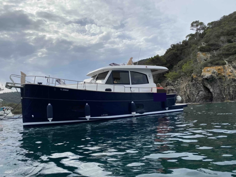 YachtCharter in Cavalaire-sur-Mer - sasga 34 HT auf SamBoat