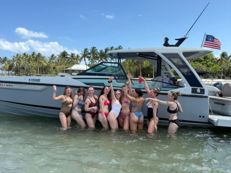 Ein Saxdor Saxdor 320 GTO mieten in West Palm Beach