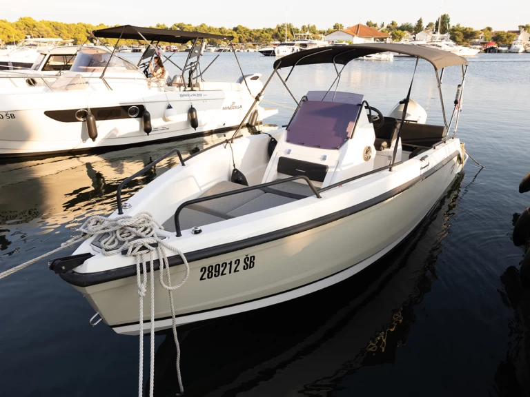 Motorboot mit oder ohne Skipper Compass Boats mieten in Šibenik