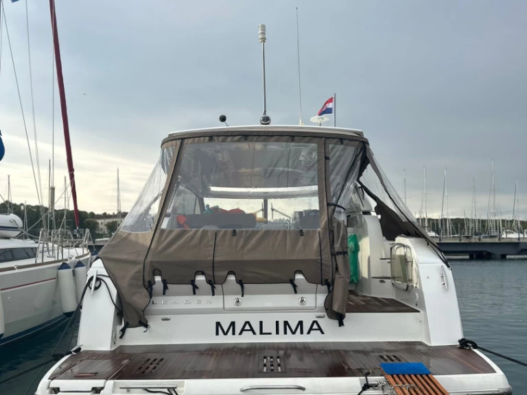 Motorboot mieten in Pula - Jeanneau Leader 40