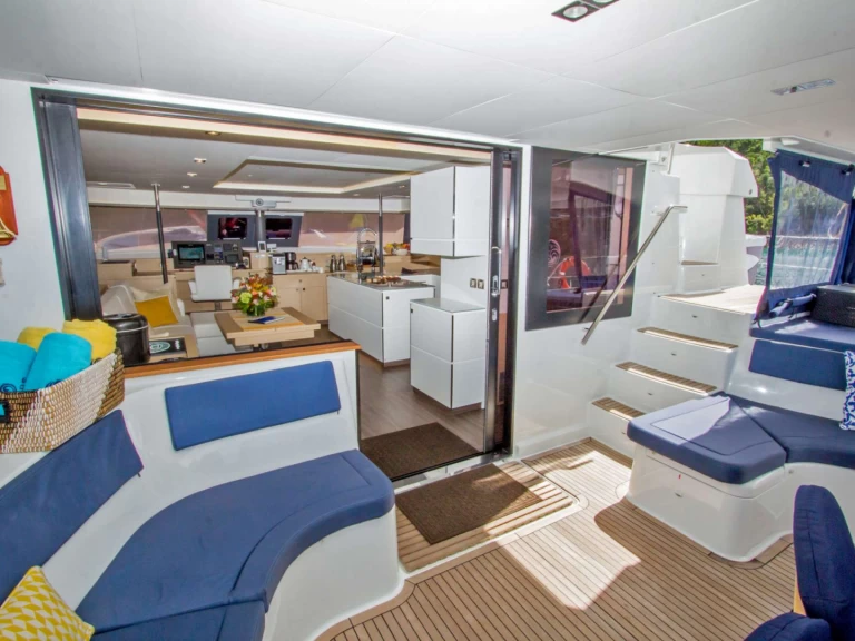 Vermietung Yacht Fountaine Pajot mit Führerschein