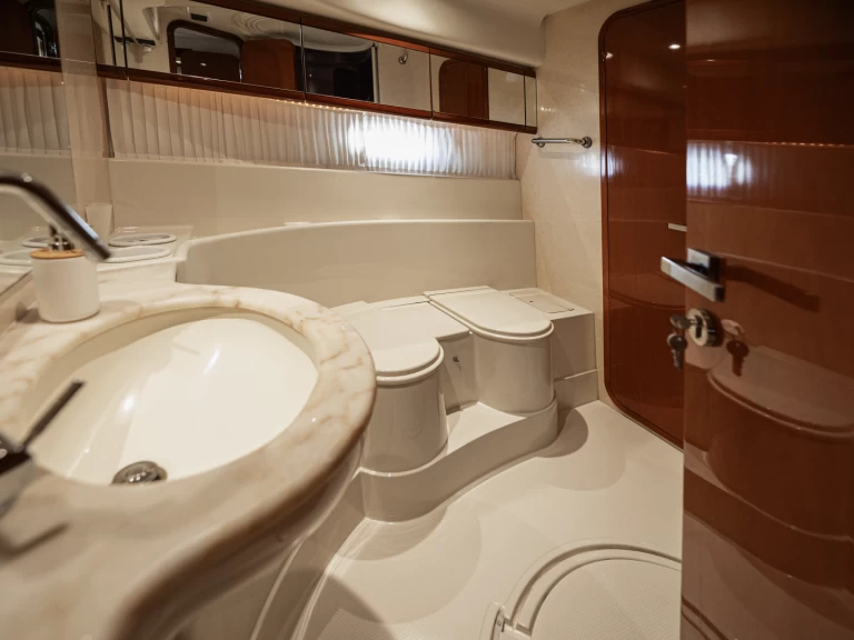 Ein Ferretti Ferretti 165 Fly mieten in Glyfáda