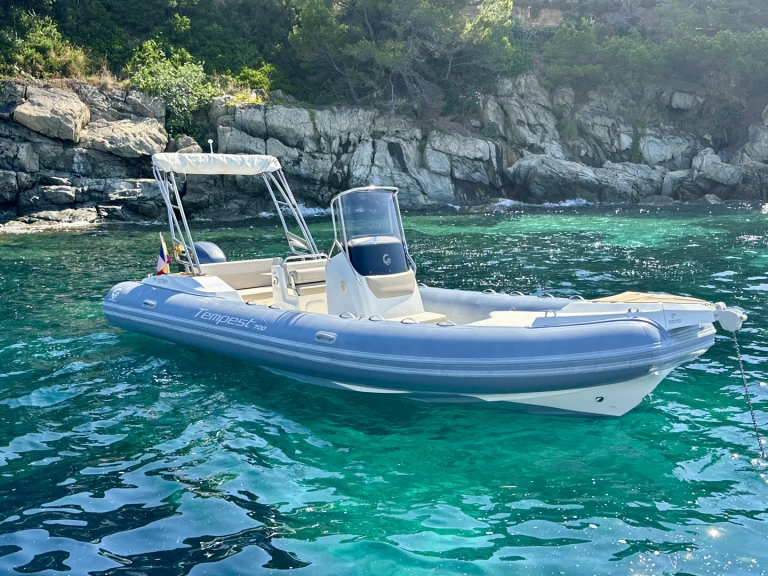 Capelli Tempest 700 mieten Roses