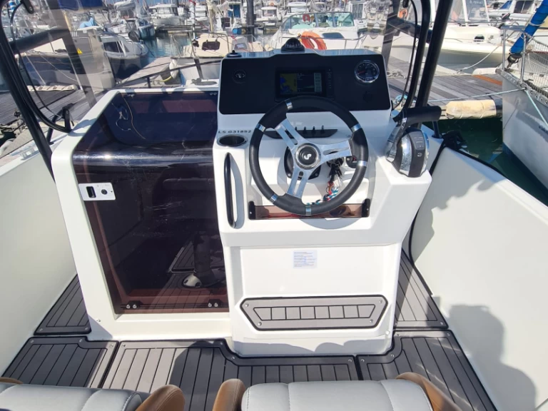 YachtCharter in Les Sables-d'Olonne - Bénéteau Flyer 7 SPACEdeck auf SamBoat