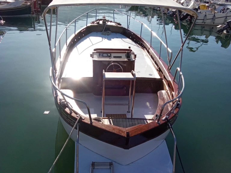 Vermietung Motorboot Marine mit Führerschein