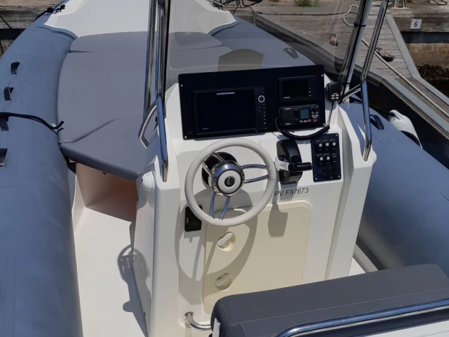 Vermietung Schlauchboot Capelli mit Führerschein