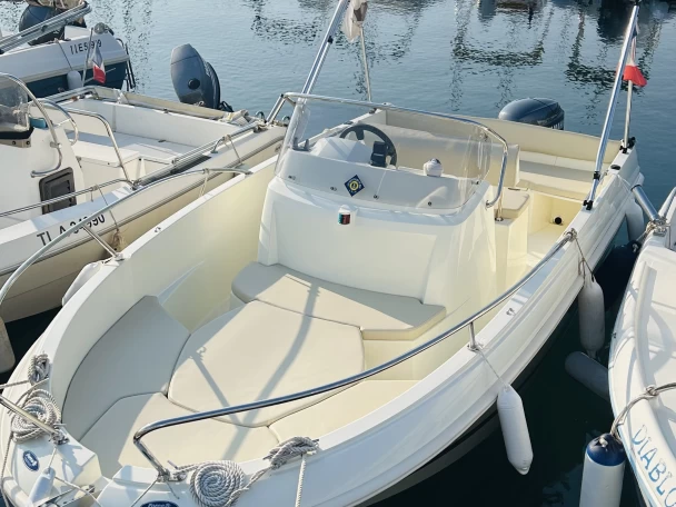 Motorboot mieten in Saint-Raphaël zum besten Preis