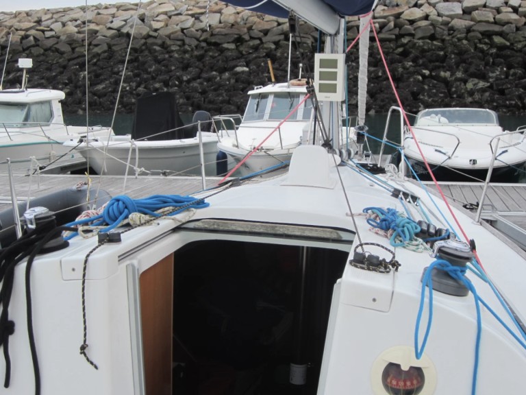 Segelboot mieten in Port-Haliguen - First 27.7 (2 cab) First 27.7