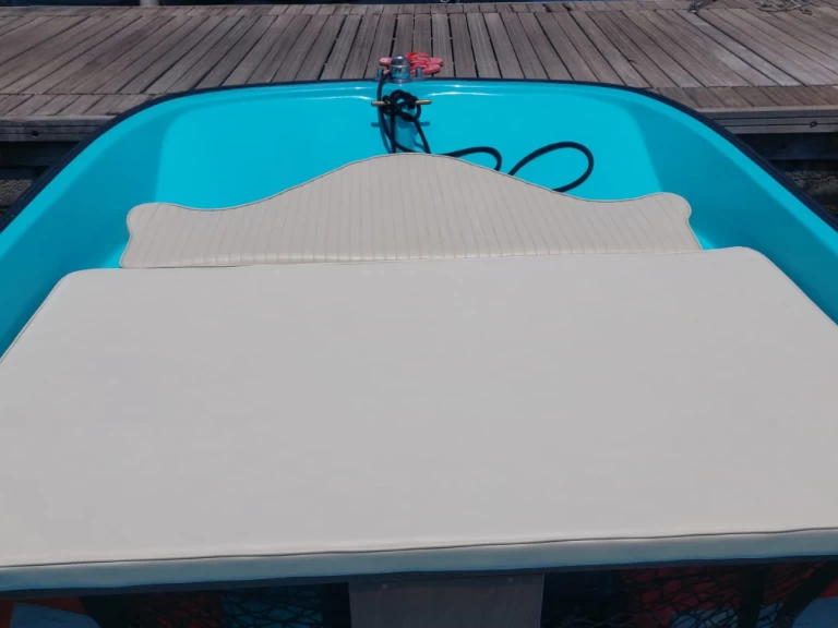 Motorboot mit oder ohne Skipper Boston Whaler mieten in Aci Trezza