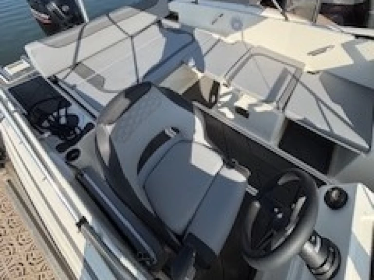 Motorboot mieten in Hyères - Bayliner M19