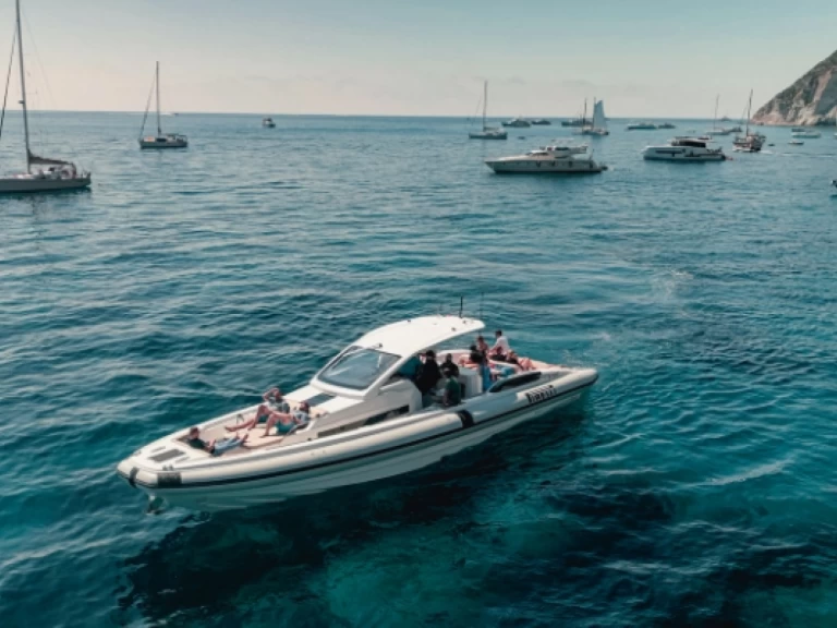Schlauchboot mit oder ohne Skipper Pirelli mieten in Neapel
