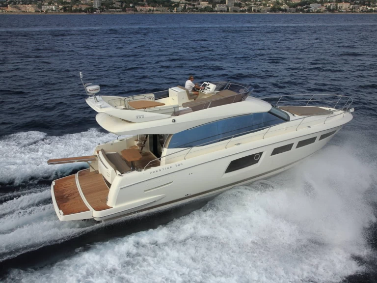 Motorboot mit oder ohne Skipper Prestige mieten in Antibes
