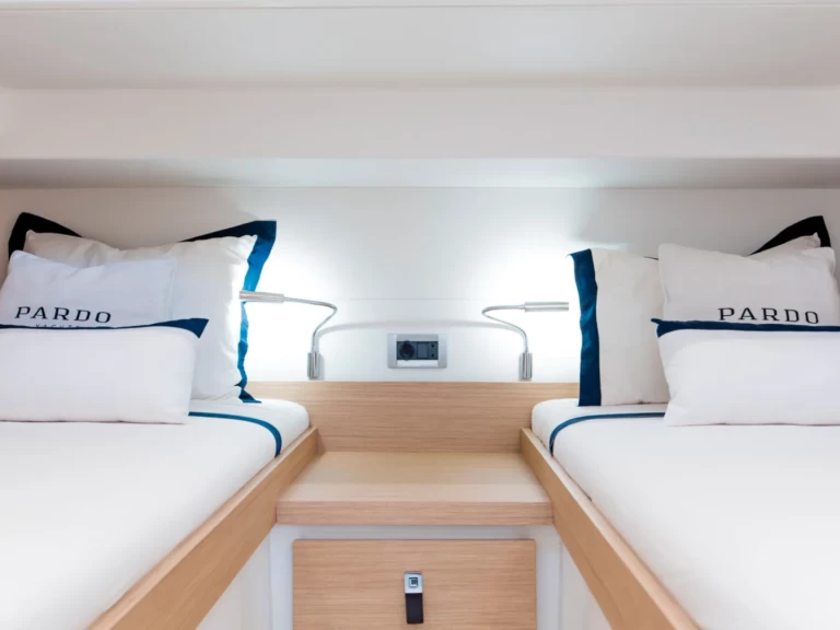 Pardo Yachts Pardo 38 mieten Beaulieu-sur-Mer