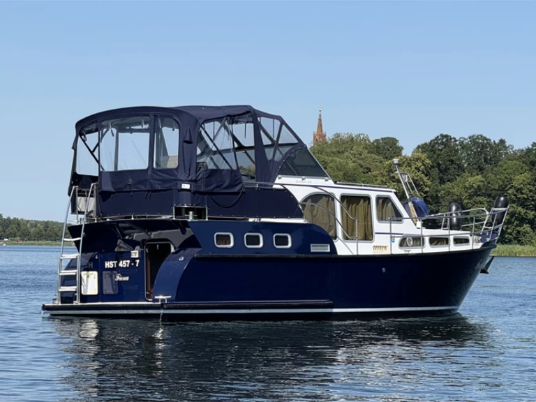 FB-Yachtcharter Pedro Skiron 35 mieten Malchow