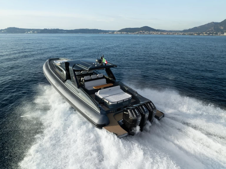 Motorboot mieten in Poltu Quatu zum besten Preis