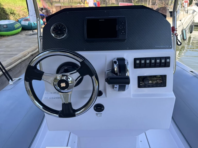 Schlauchboot mieten in Mandelieu-la-Napoule zum besten Preis