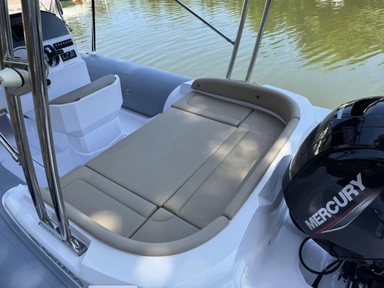 YachtCharter in Mandelieu-la-Napoule - Predator 650 auf SamBoat