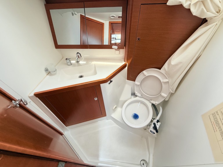 Boot mieten Sukošan günstig Oceanis 45