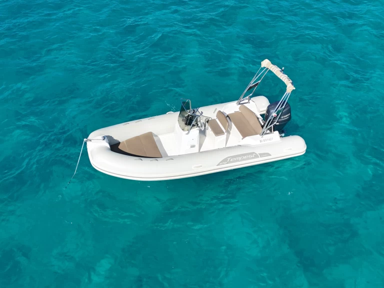 Vermietung Schlauchboot Capelli mit Führerschein