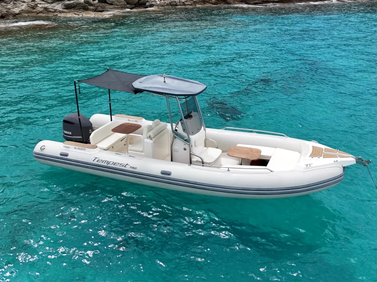 Ein Capelli Tempest 750 Luxe mieten in Port Saint Florent