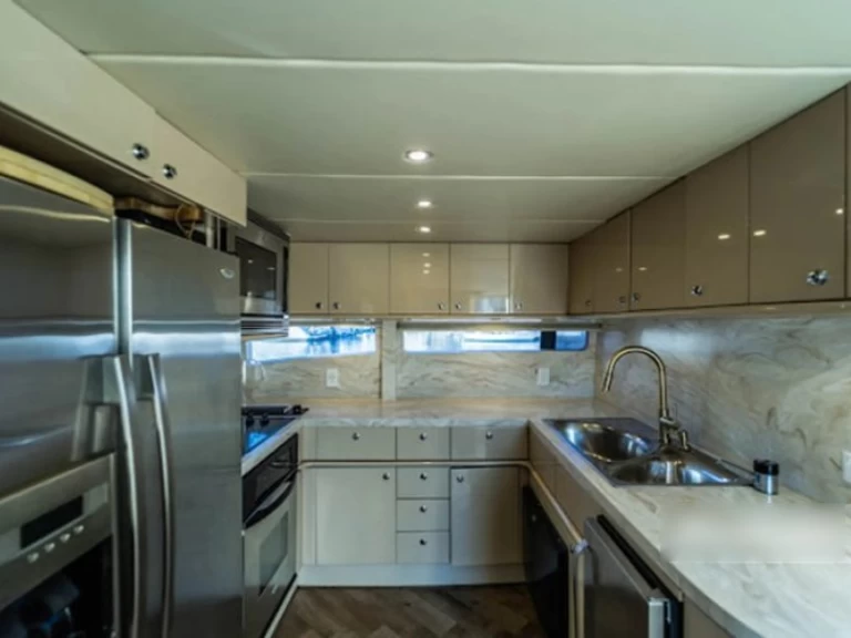 Custom Motor Yacht mieten Newport Beach