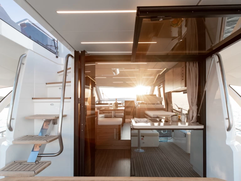 Ein Greenline Greenline 45 Fly mieten in Setúbal