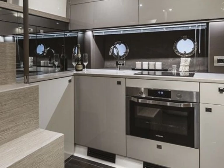 Boot mieten Beaulieu-sur-Mer günstig Cranchi M44 HT