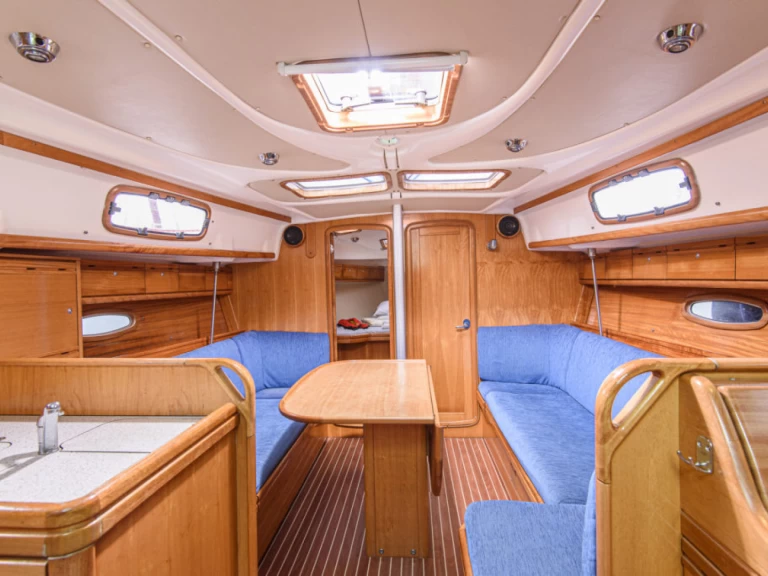 Bavaria Cruiser 37 mieten San Vincenzo