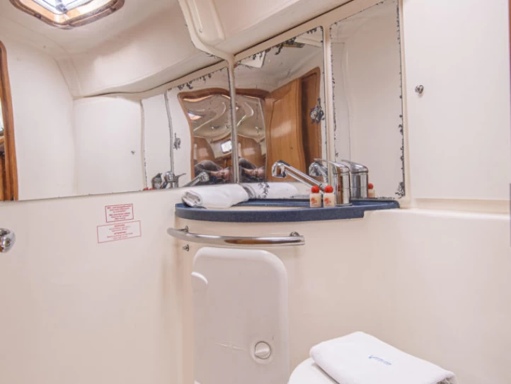 Ein Bavaria Cruiser 37 mieten in San Vincenzo