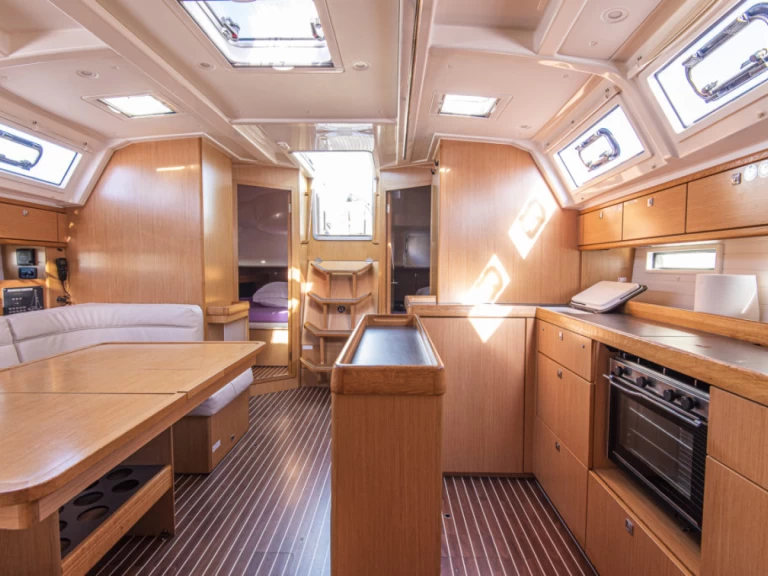 YachtCharter in San Vincenzo - Bavaria Cruiser 46 auf SamBoat