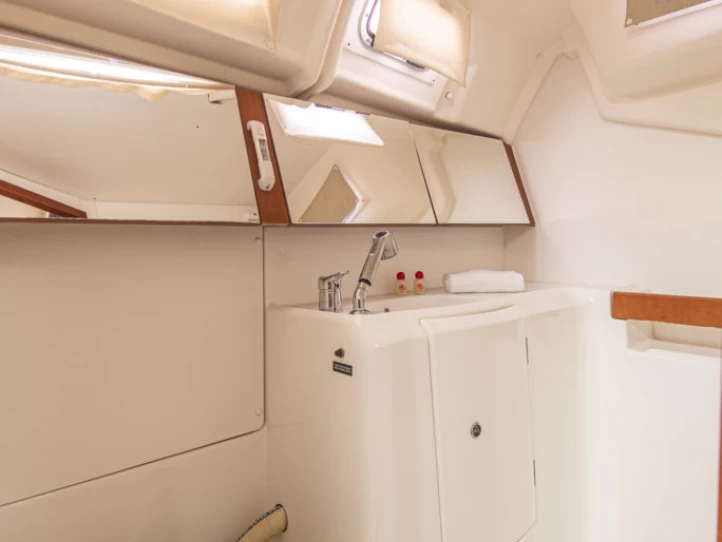 YachtCharter in San Vincenzo - Bénéteau Oceanis 34 auf SamBoat