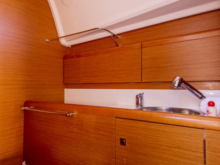 Segelboot mit oder ohne Skipper Jeanneau mieten in San Vincenzo