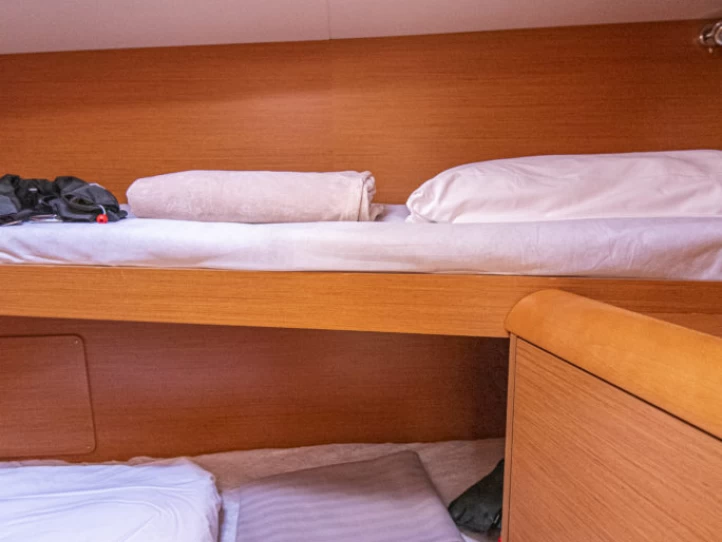 YachtCharter in San Vincenzo - Jeanneau Sun Odyssey 439 auf SamBoat