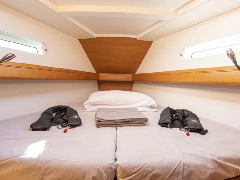 Ein Jeanneau Sun Odyssey 439 mieten in San Vincenzo